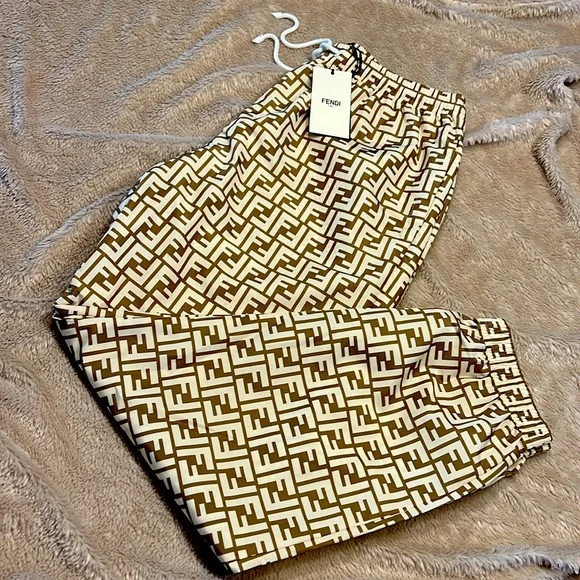 FENDI 2022 Zucca Monogram Collection - Picture 15 of 16